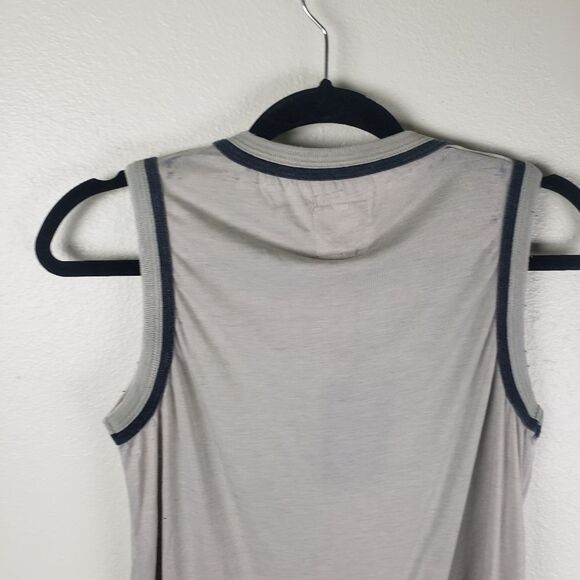 Chaser NWT Women's Simple Basic Doubled Hemmed Grey Tank Top Size Medium - Picture 6 of 8